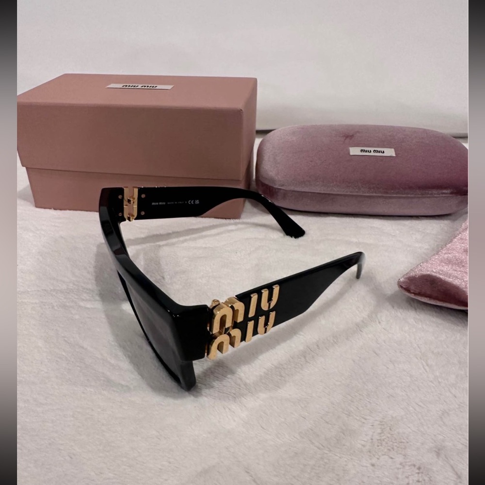 Miu Miu Glimpse Sunglasses View 2